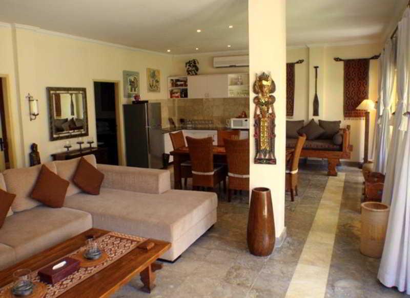 Bali Court & 3*