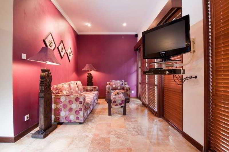 Ellora 4*