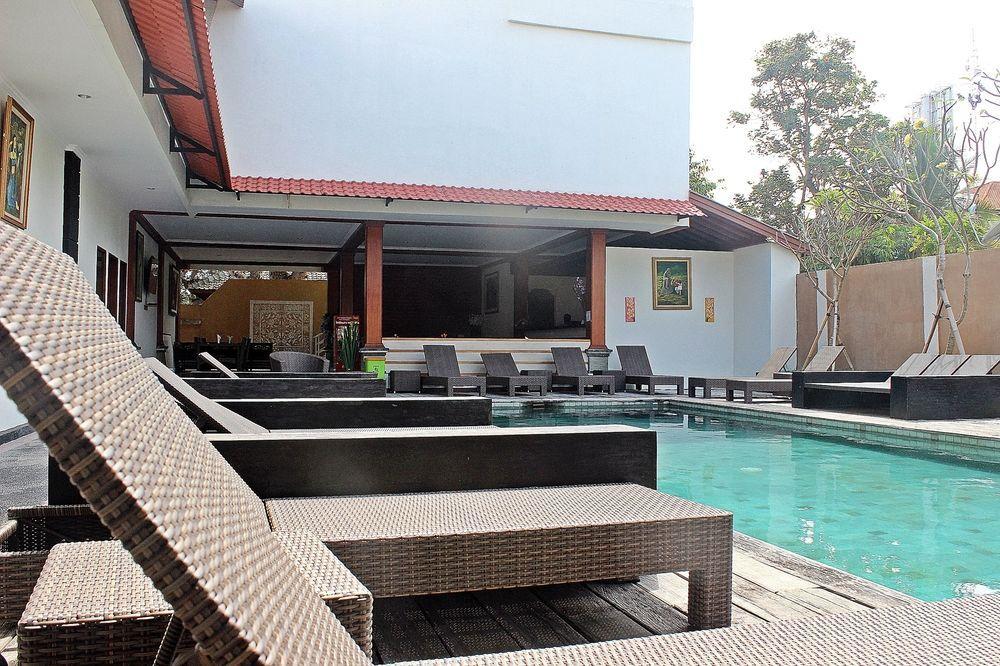Mirah Hotel Legian (Bali)