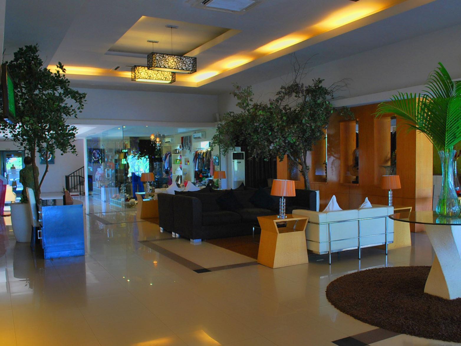 Harrads And Convention Hotel