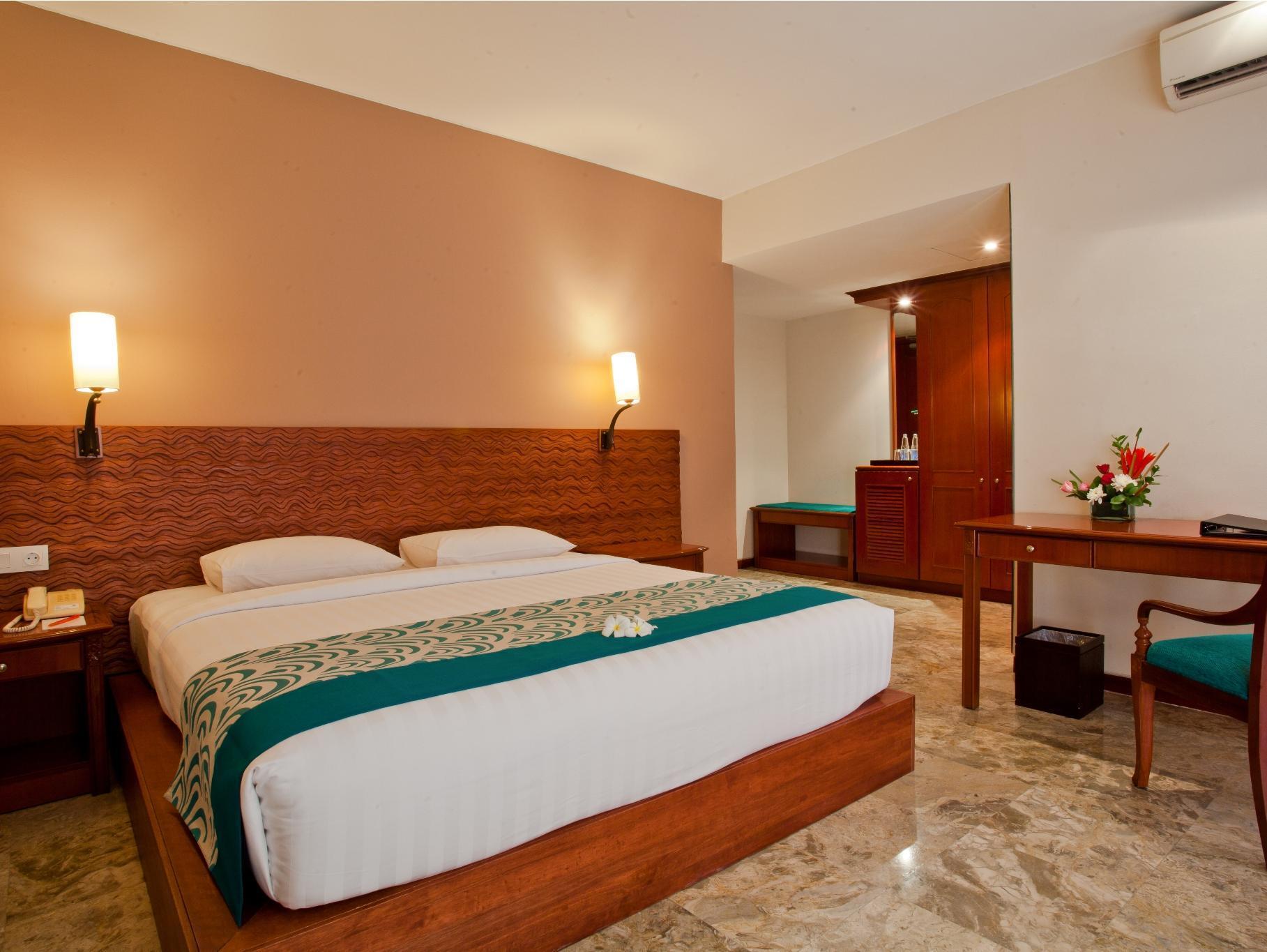 White Rose Kuta Resort, & 4* Kuta (Bali)