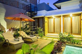 The Light Bali Villas 2*