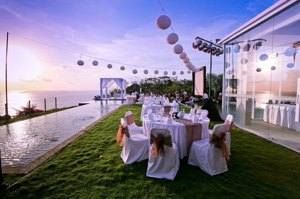 The Sanctus Hotel