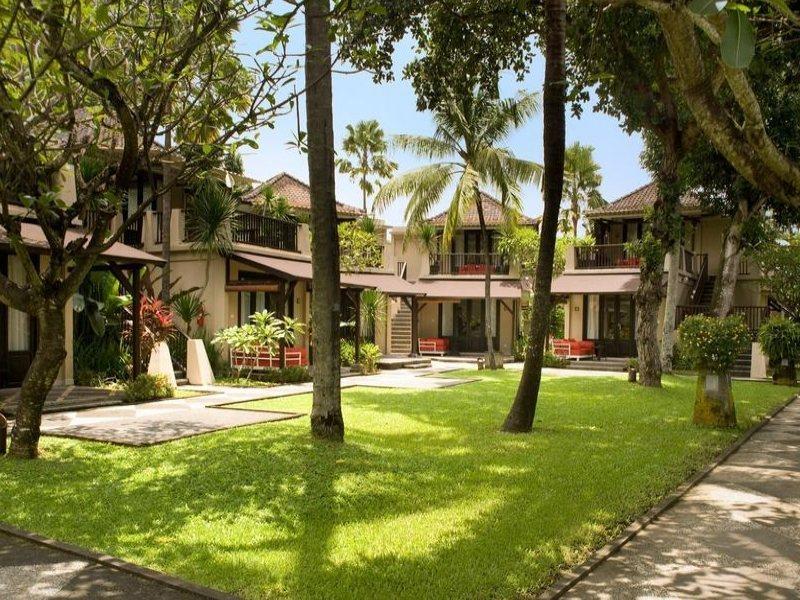 Resort Segara Village 4*