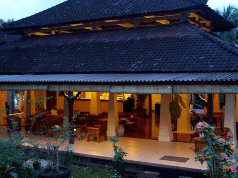 Hotel Champlung Sari And Spa 3*