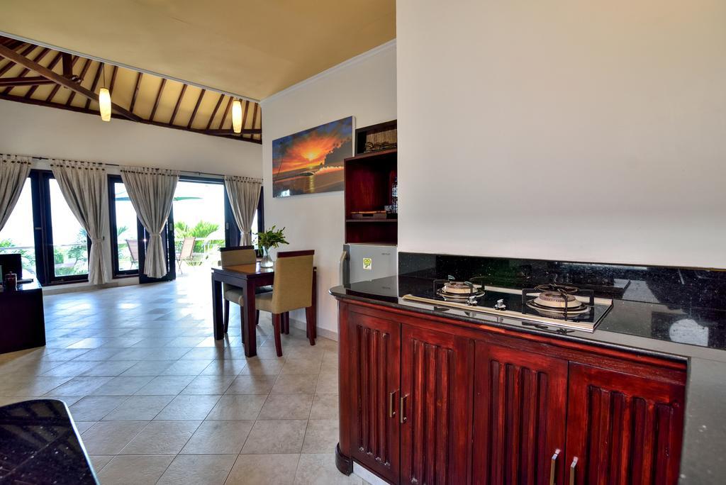 Dolphin Bali Holiday park 3*