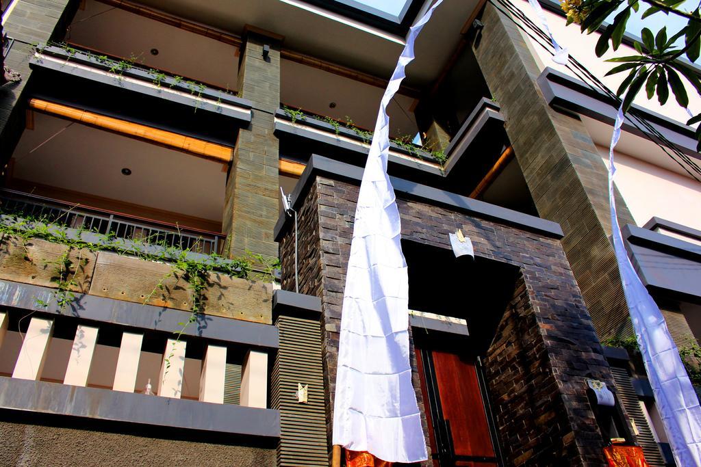 3 Mertha Kuta (Bali)