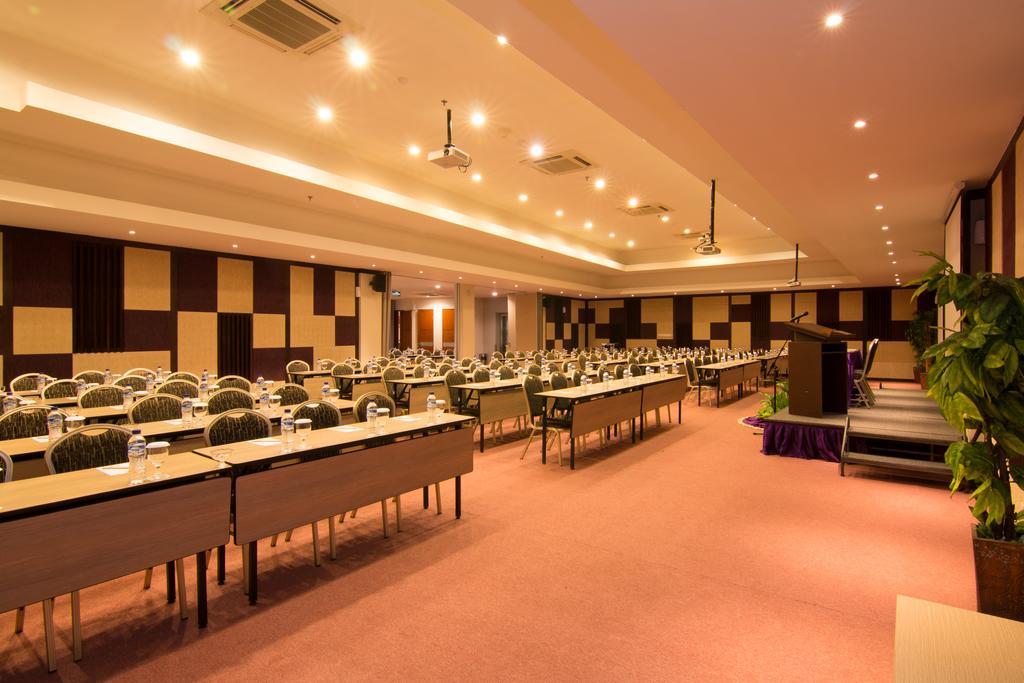 Kuta Park 4*