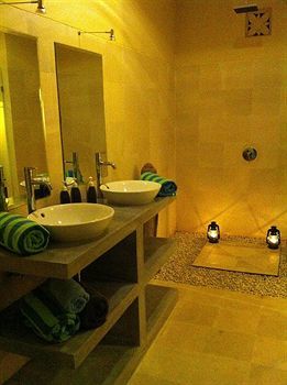 Hotel Enigma Bali 4*