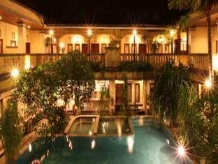 Hotel Super Oyo Townhouse Oak Maxi Legian Kuta (Bali)