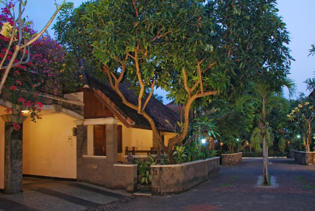 Taman Ayu 212