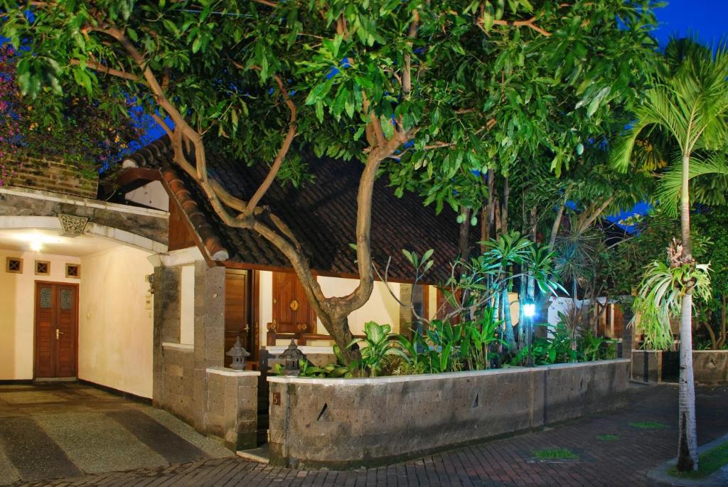 Taman Ayu 212