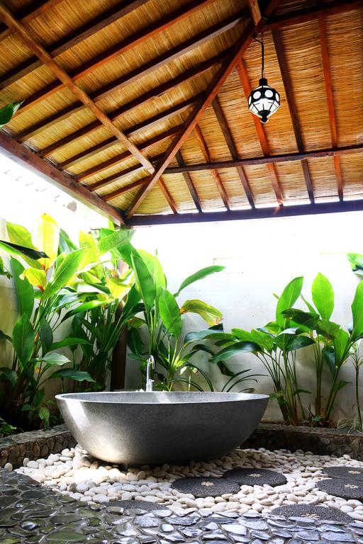 Lovina Beachhouse Villas *