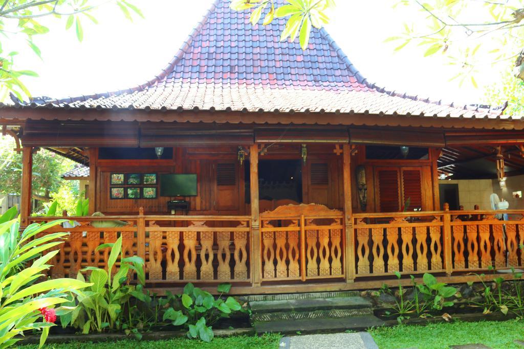 Villa Lovina Beachhouse Villas *