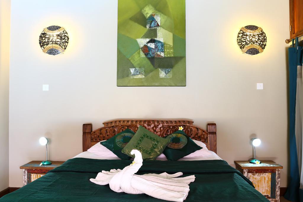 Lovina Beachhouse Villas