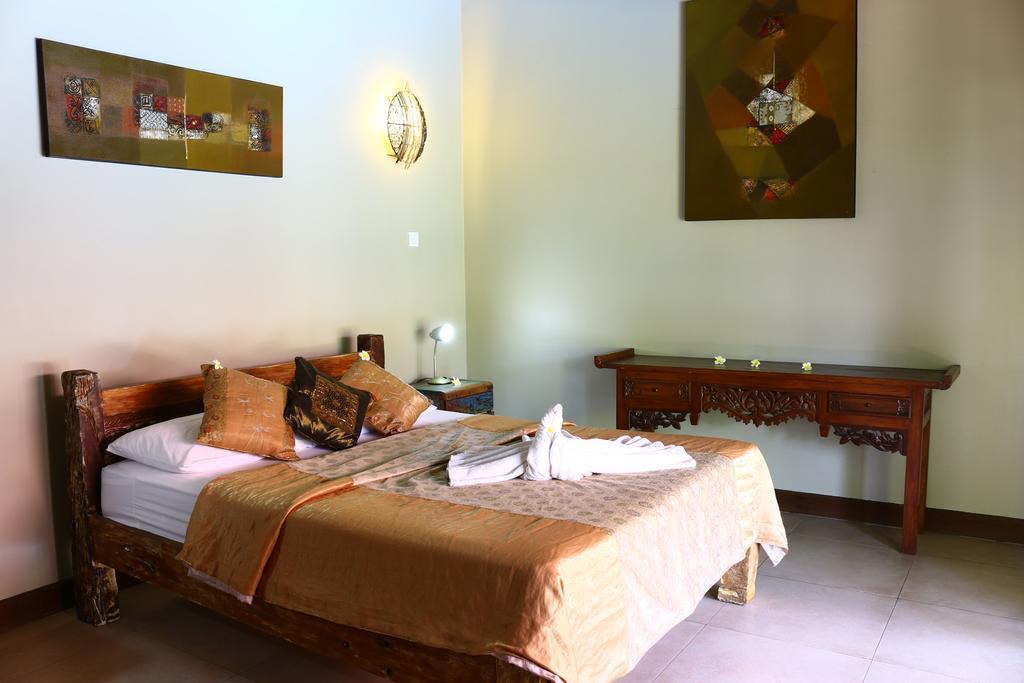Lovina Beachhouse Villas