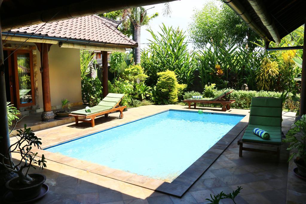 Villa Lovina Beachhouse Villas *