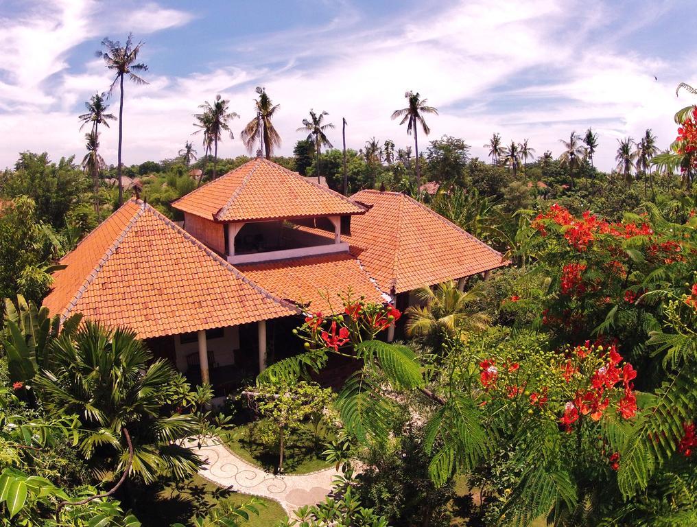 Wisma tamu Hibiscus House Bali 3*