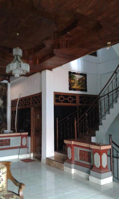 Ratih Bali Hostel *