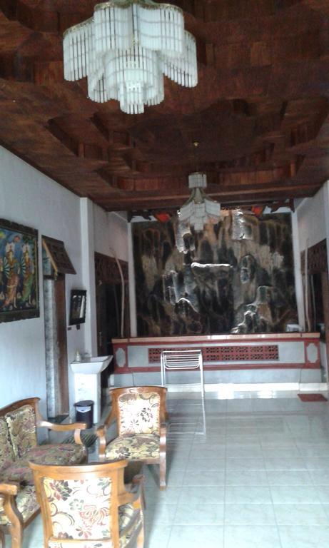 Ratih Bali *