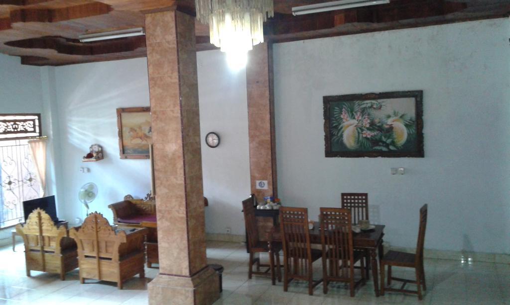 Ratih Bali Hostel *