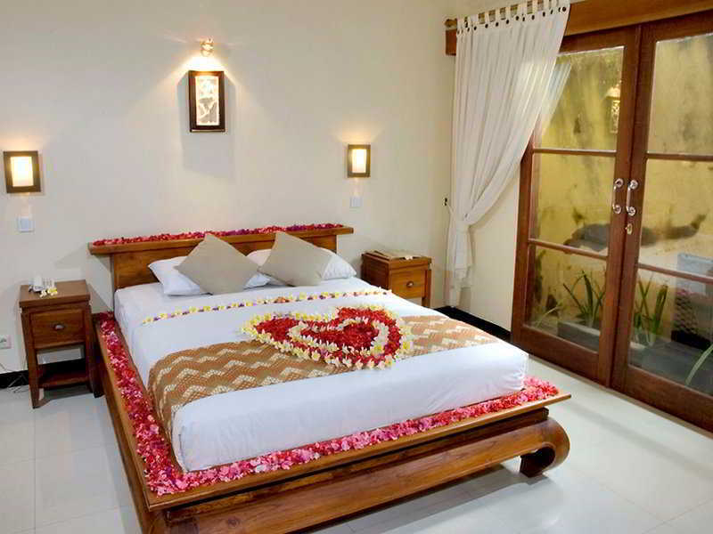 Putu Bali & *