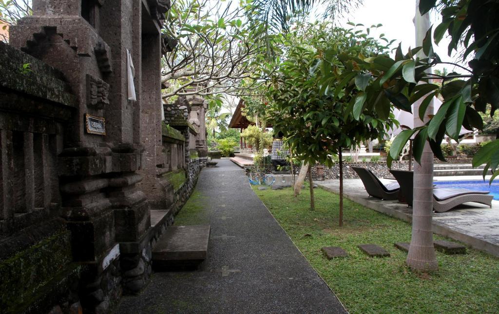Puri Rasa And Taman liburan 4*