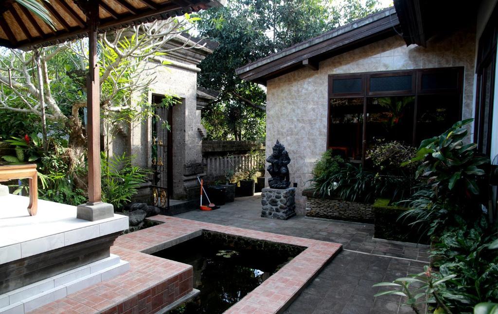 Puri Rasa And Ubud (Bali)