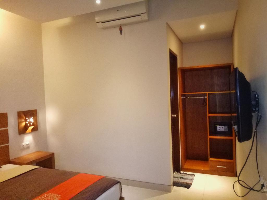 Sutya Kuta (Bali)