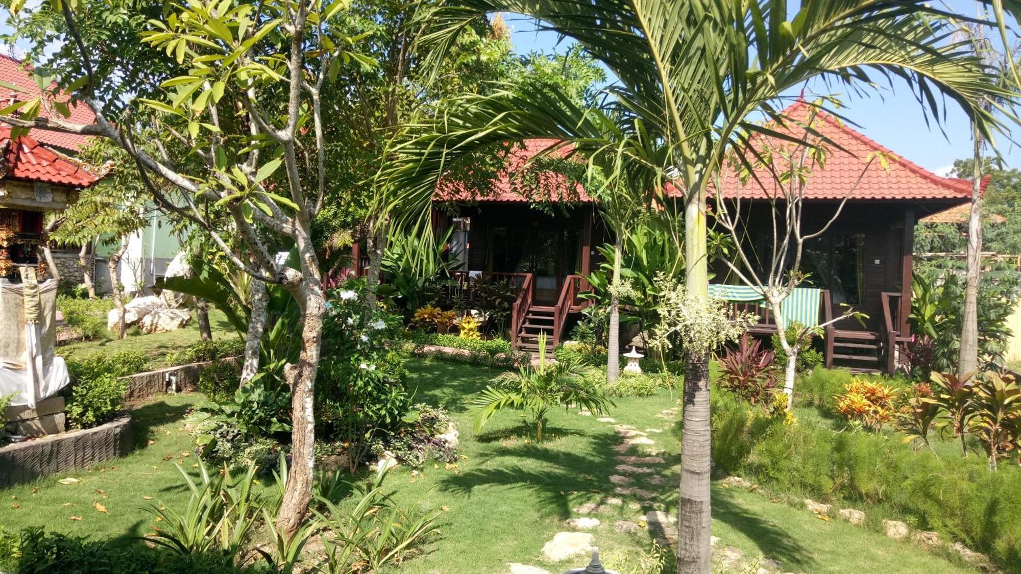 Holiday park Taman Sari Lembongan 3*