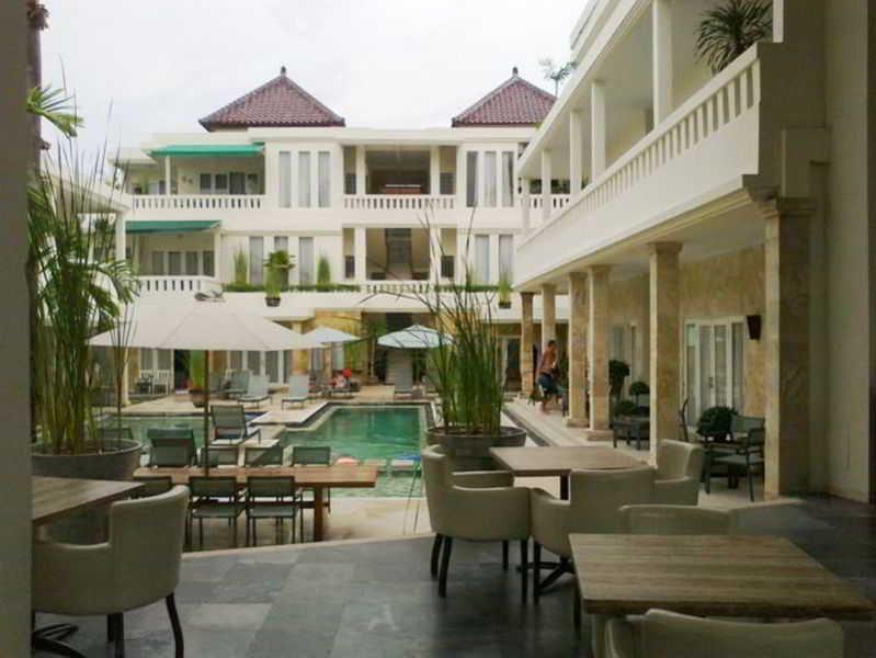 Bali Court & Hotel 3*