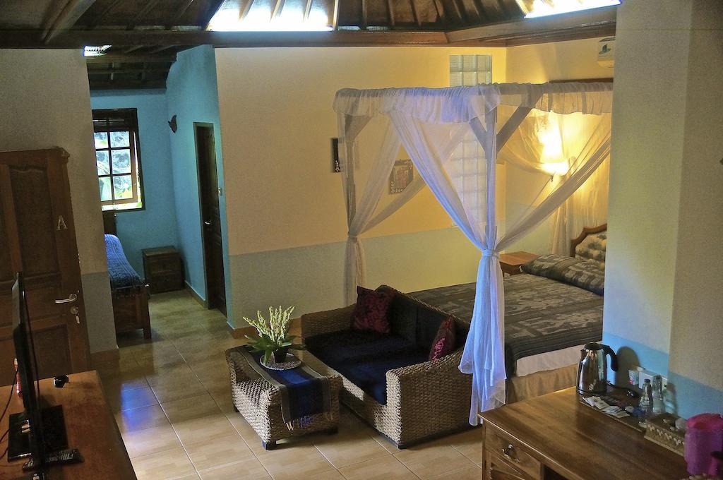 Aahh Bali Bed & Breakfast