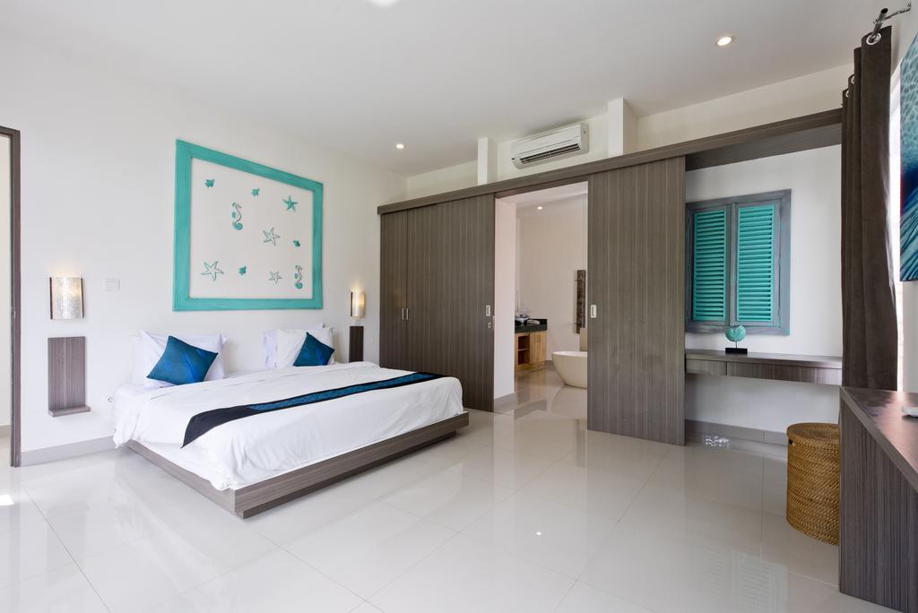Del Mar Beach Villas