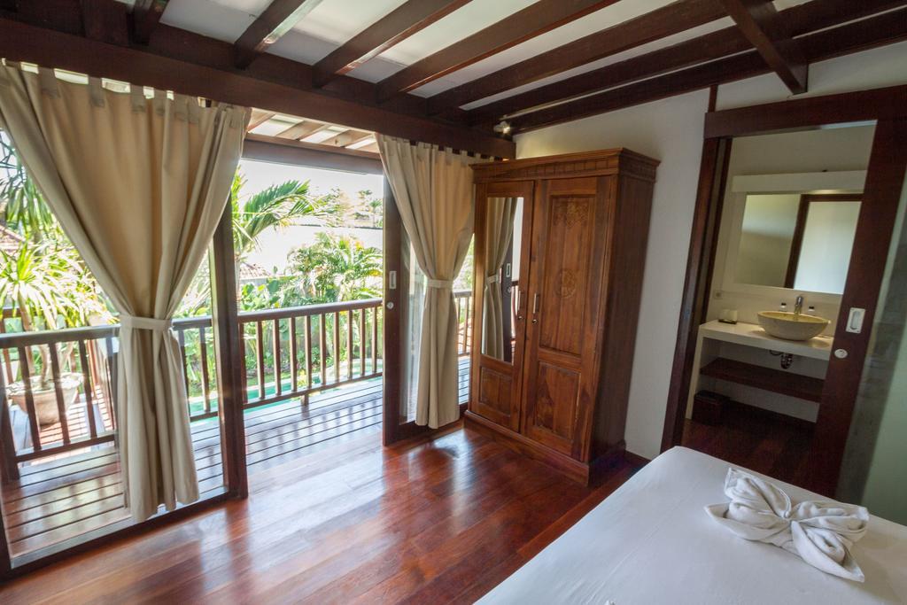 Martine - Fantastic 5br - Perfect Location In Seminyak (Bali)