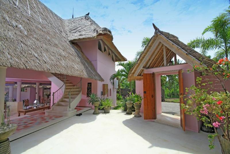 Hacienda Villas Hotel 4*