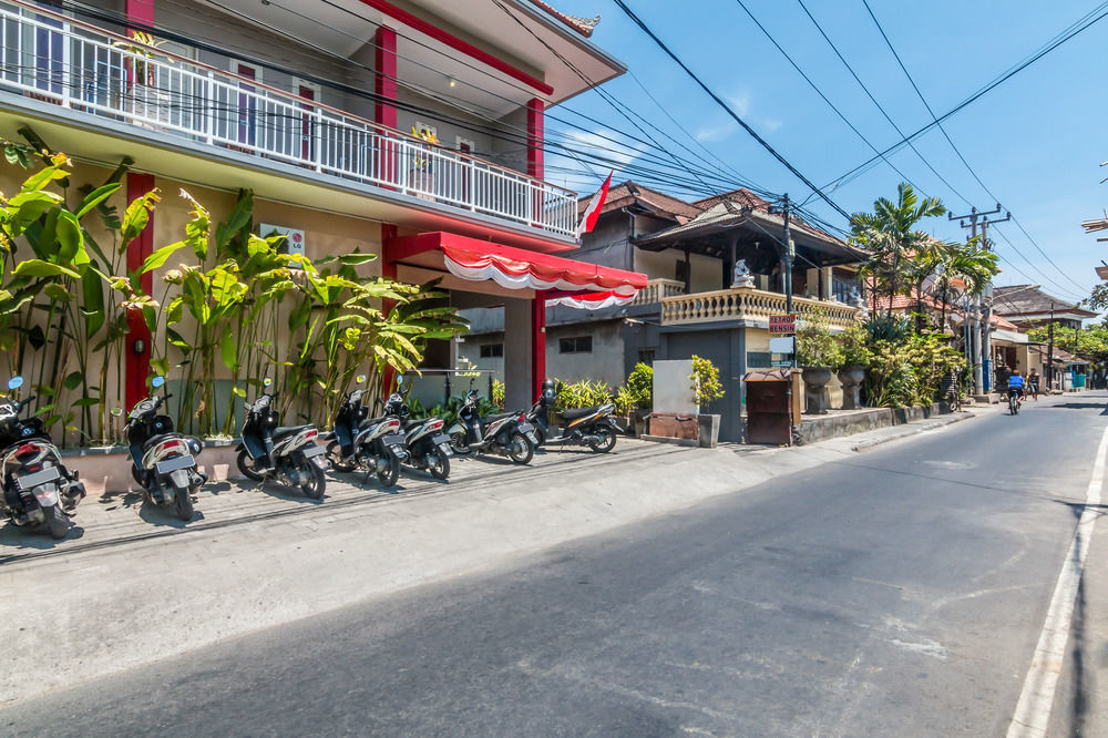 Angkul Angkul Kuta Kuta (Bali)