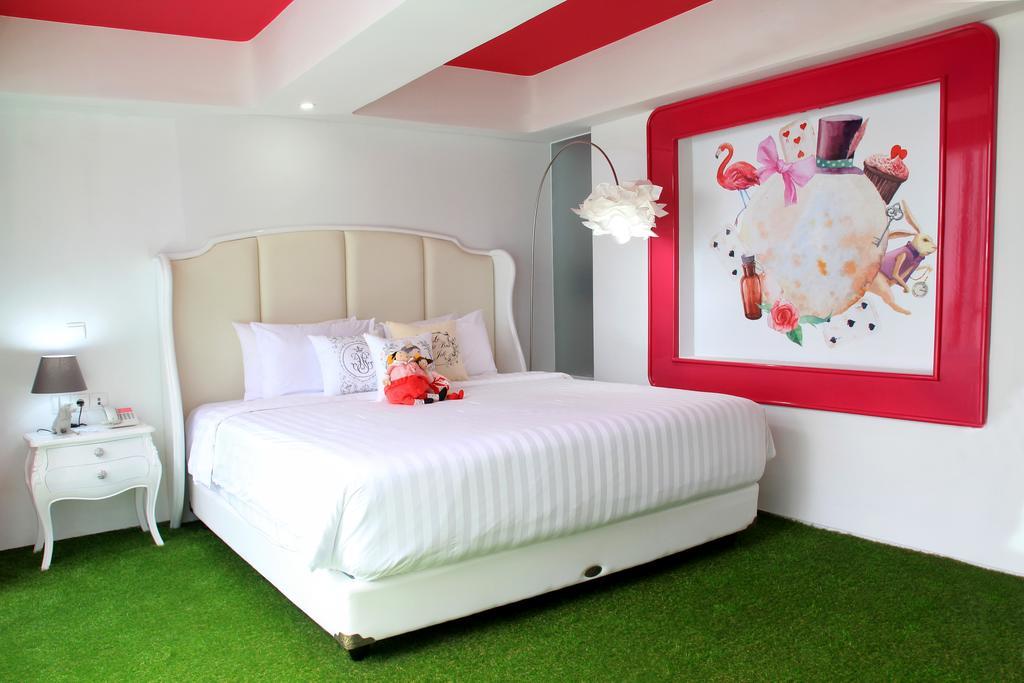 Hotel Berry Glee Thematic 4*