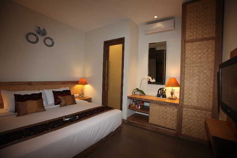 Sari Kuta Hotel 3*
