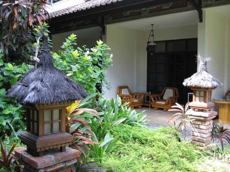 Ari Putri Hotel 3*