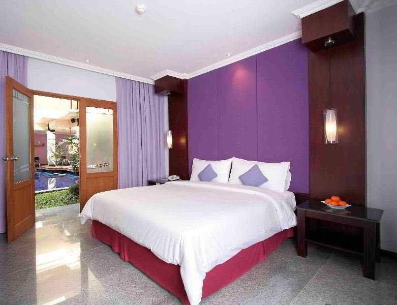 Hotel Famous Kuta Formerly Permata Kuta