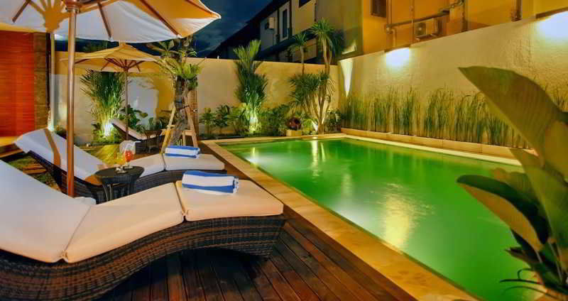 Balcony Living Apartment *