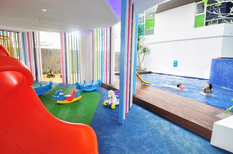 Hotel Berry Glee Thematic 4*