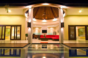 Oval Bali Villa *