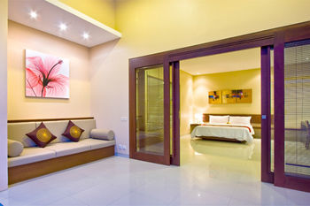 Oval Bali * Seminyak (Bali)
