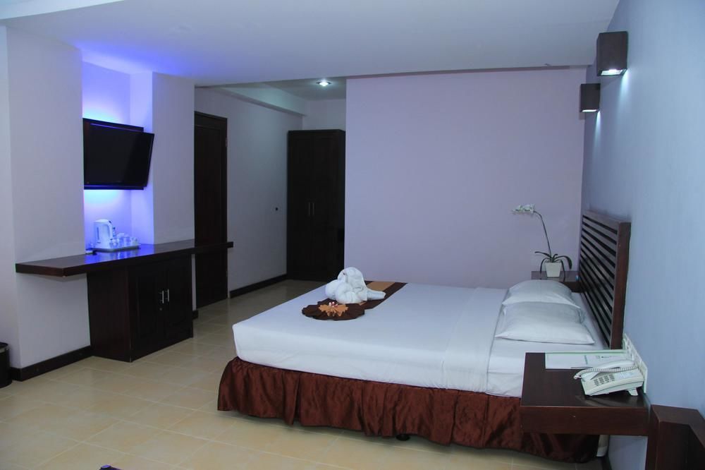 Hotel Grand Santhi