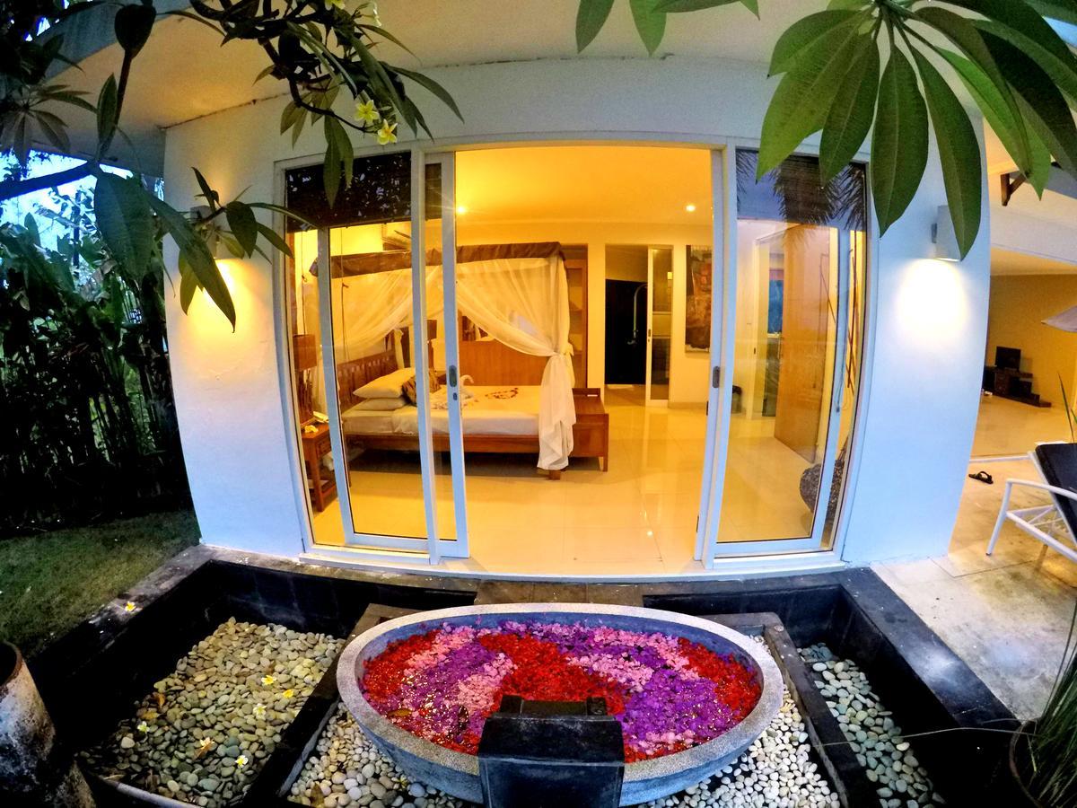 The Eyes Villas 3*