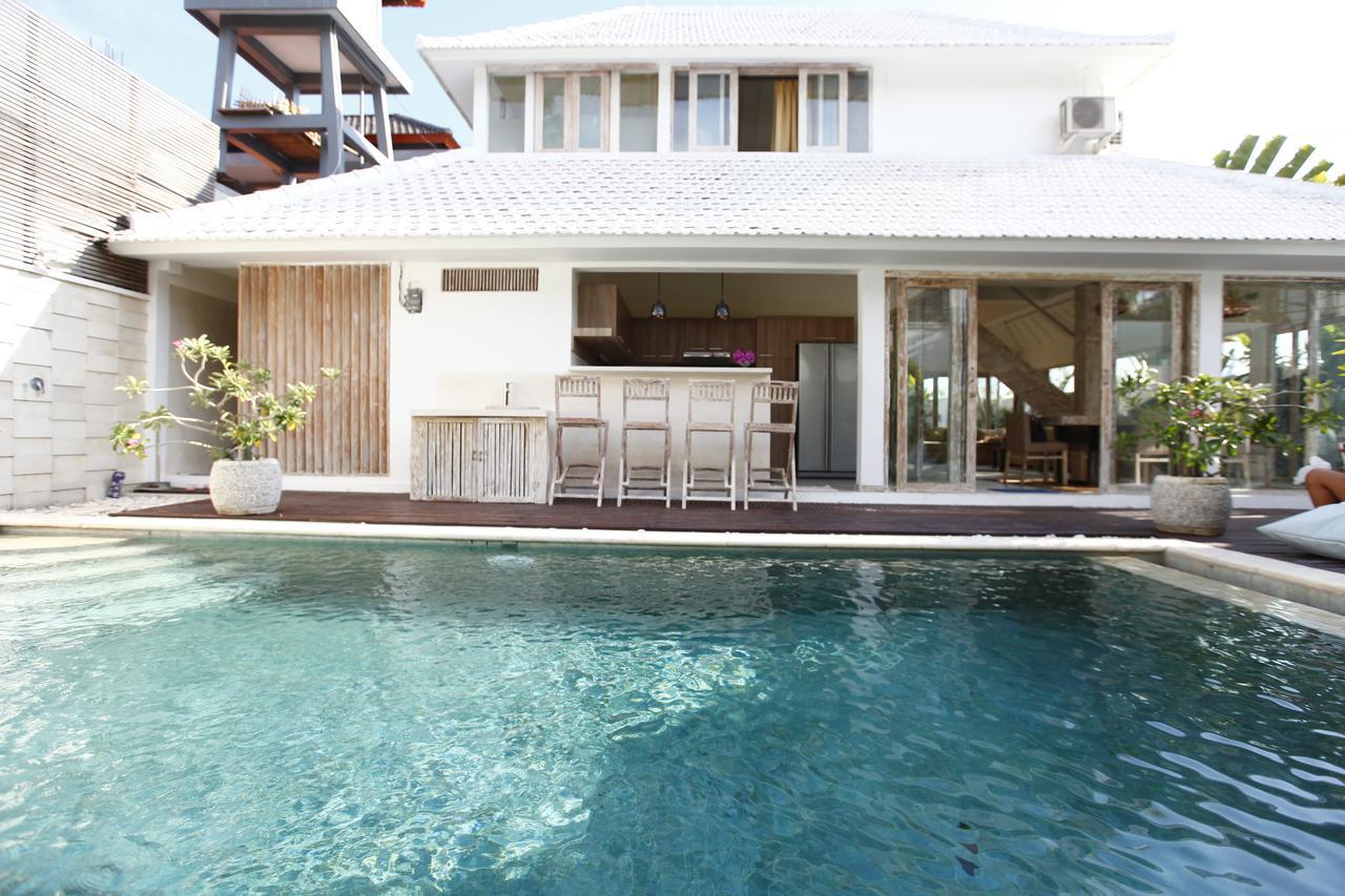 Oberoi 2 Bedrooms *
