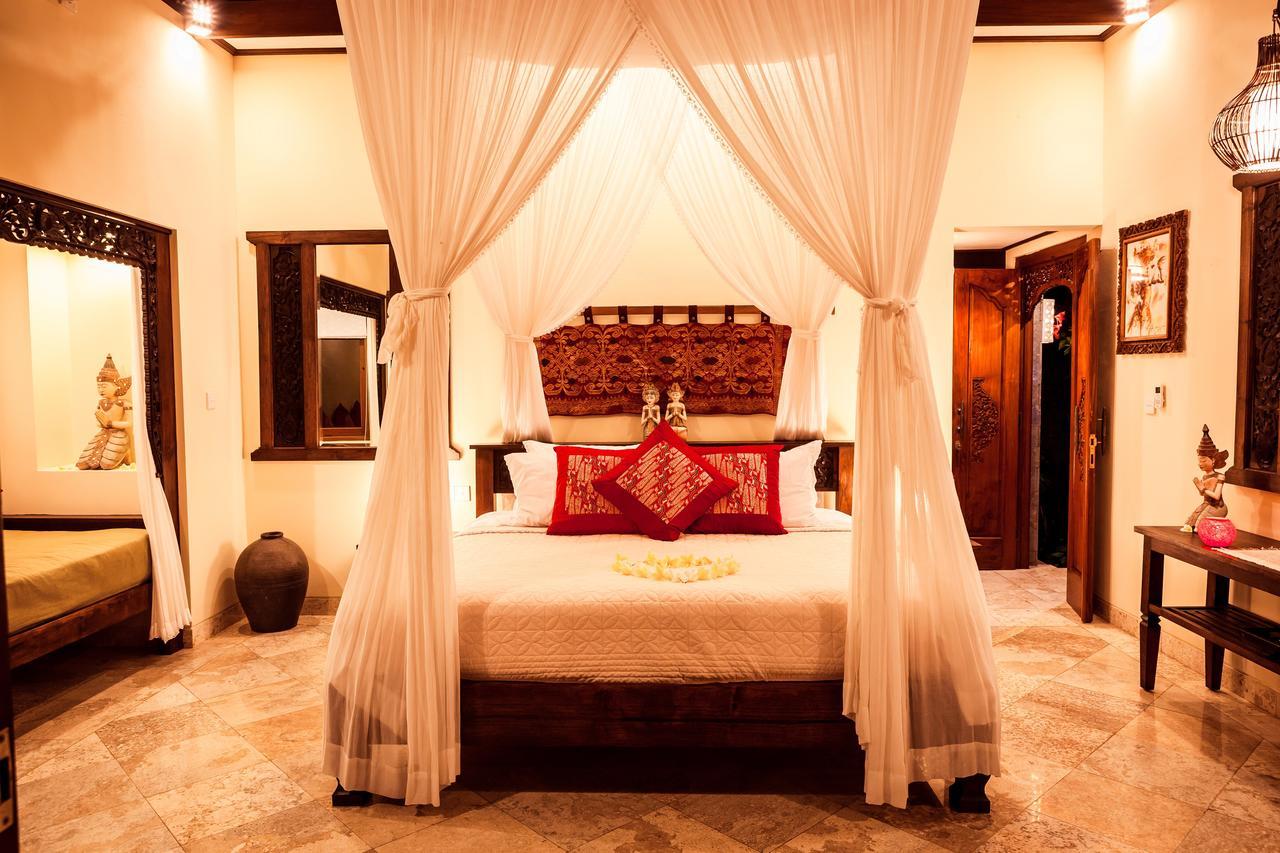Blue Moon Resort 4*