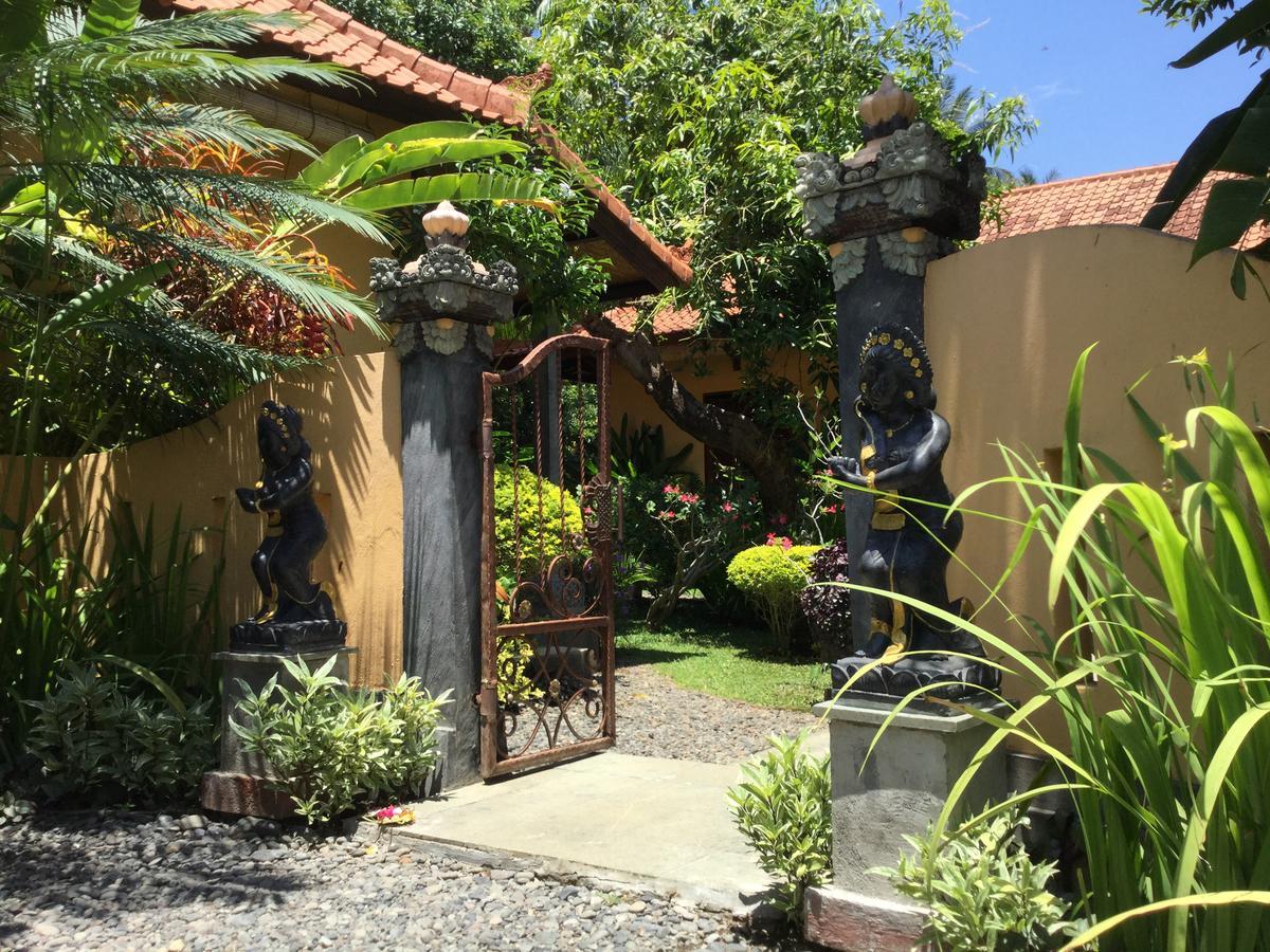 Taman Ayu Bed & Breakfast 4*