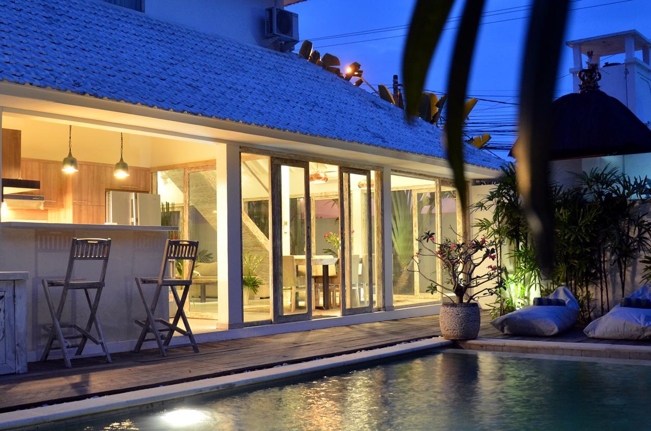 Oberoi 2 Bedrooms *